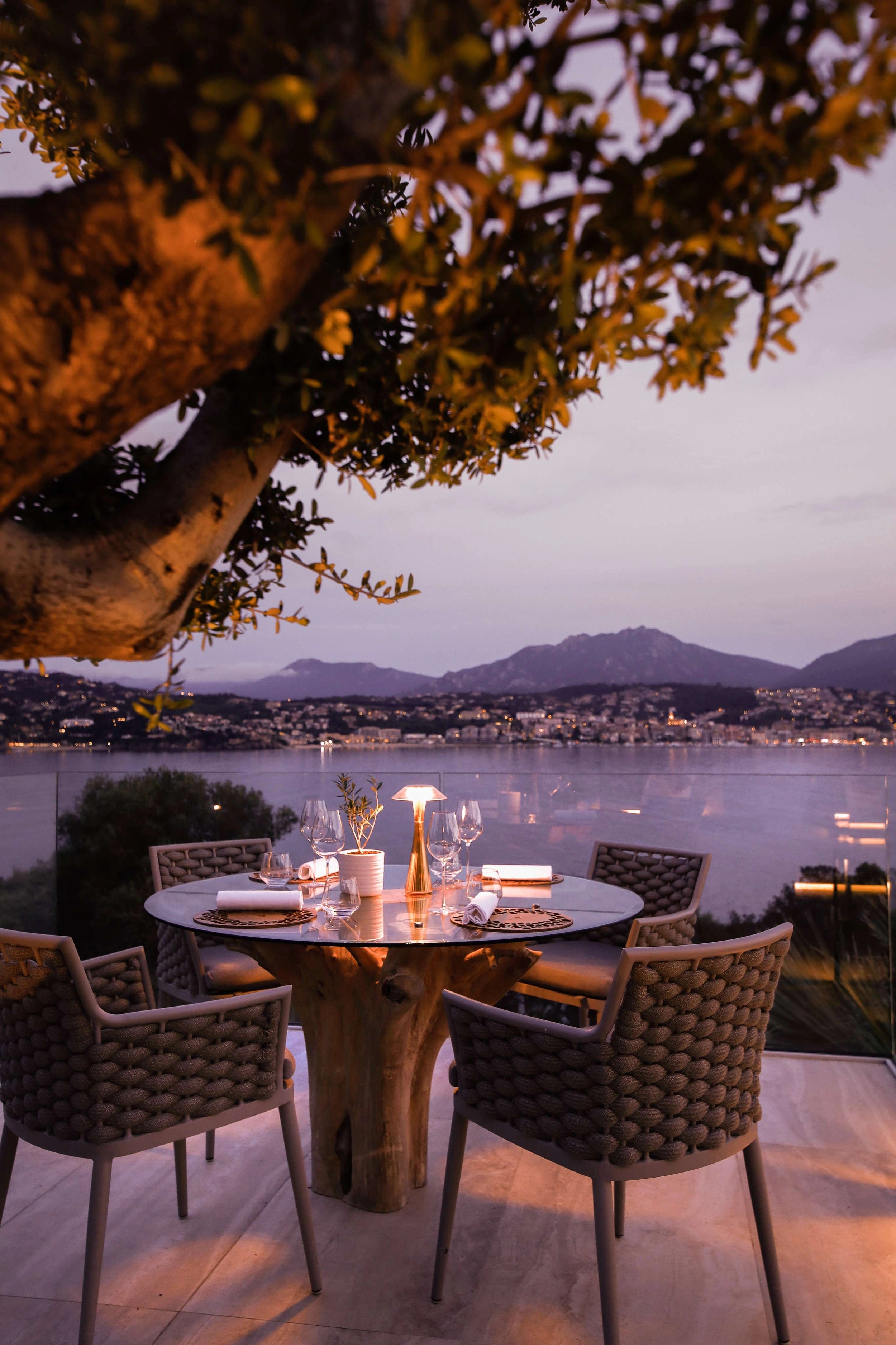 La Verrière restaurant de charme avec vue panoramique sur la mer et le golf du Valinco