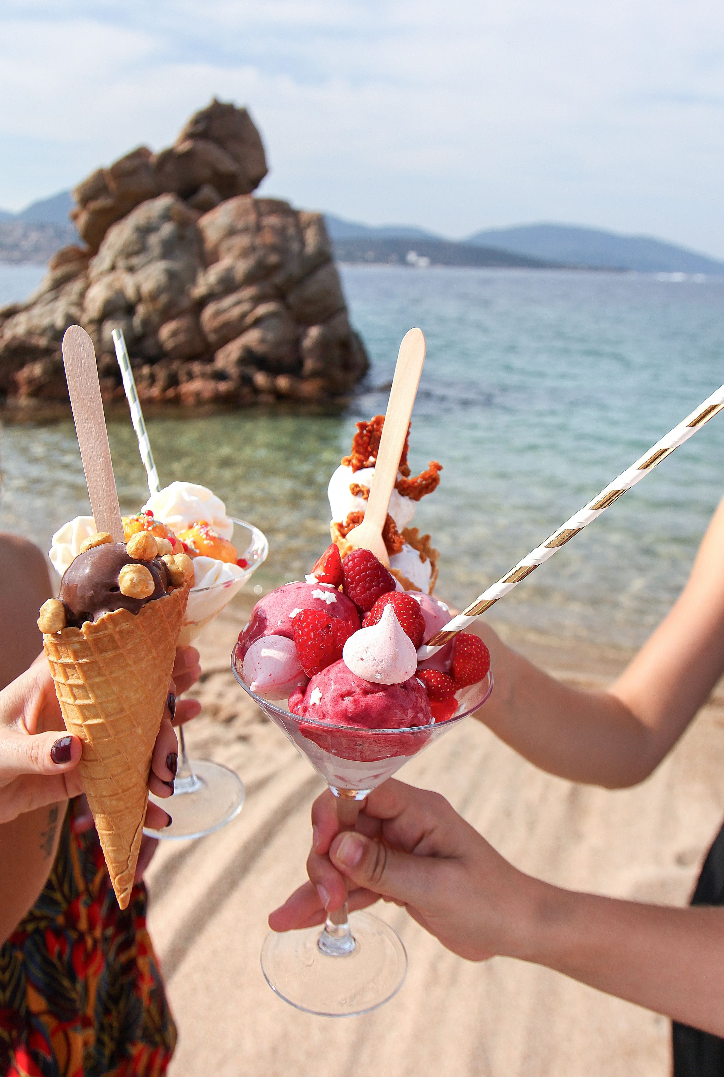 Anniversaire de luxe en Corse-du-Sud, manger une glace au bord de l'eau