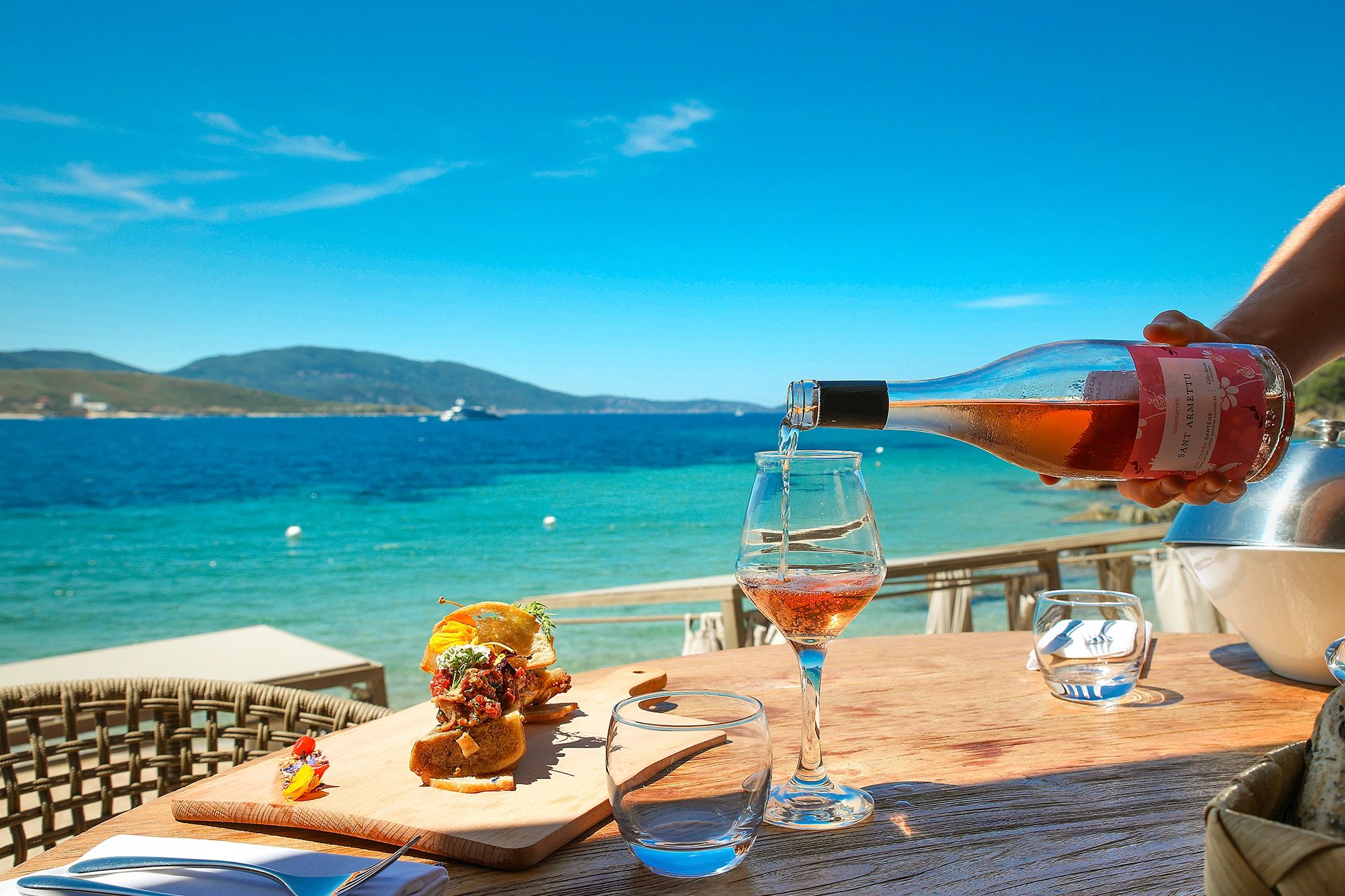 Dîner aux chandelles sur la plage à Olmeto