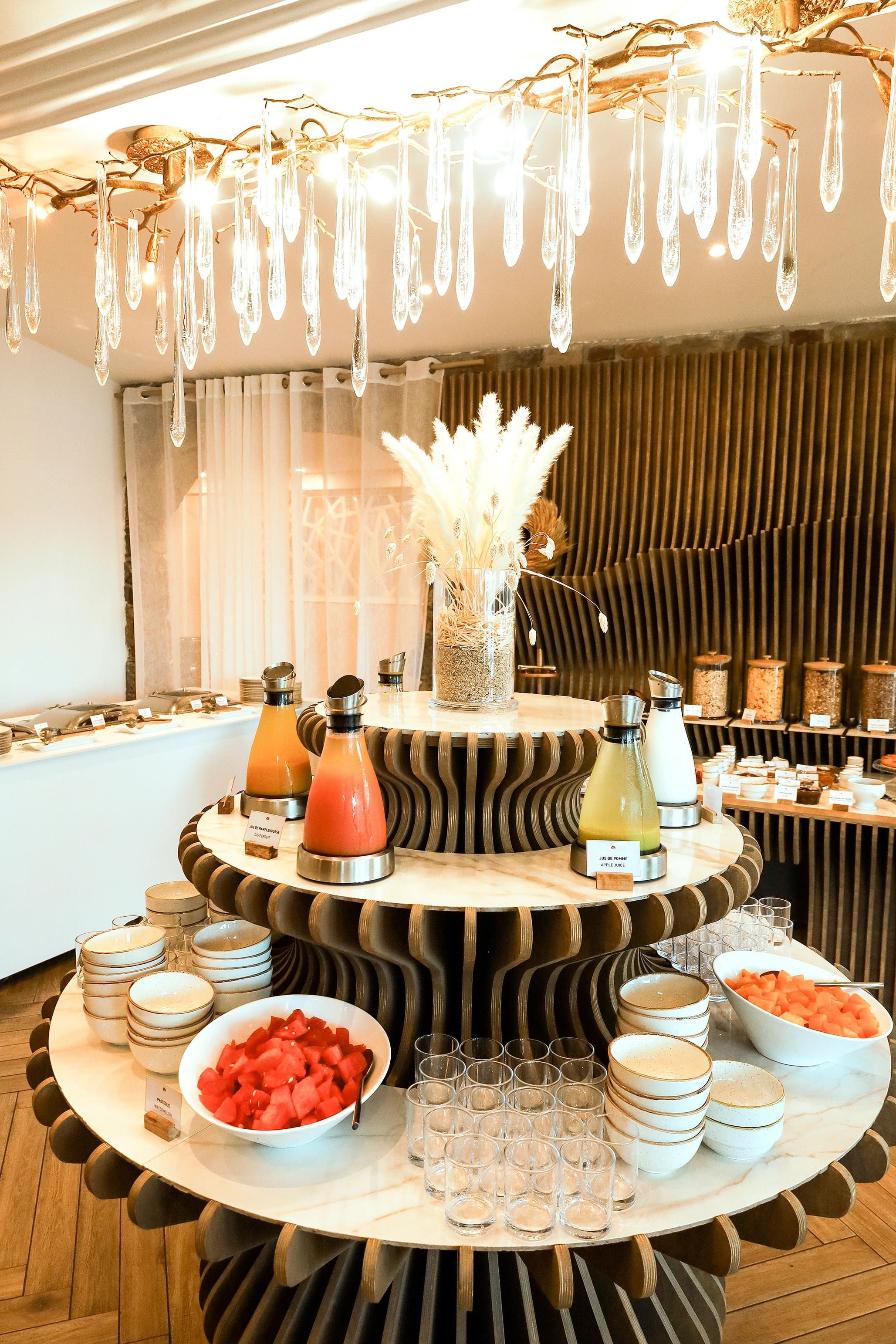 Elegance et rafinement au petit dejeuner de l'hotel Marinca