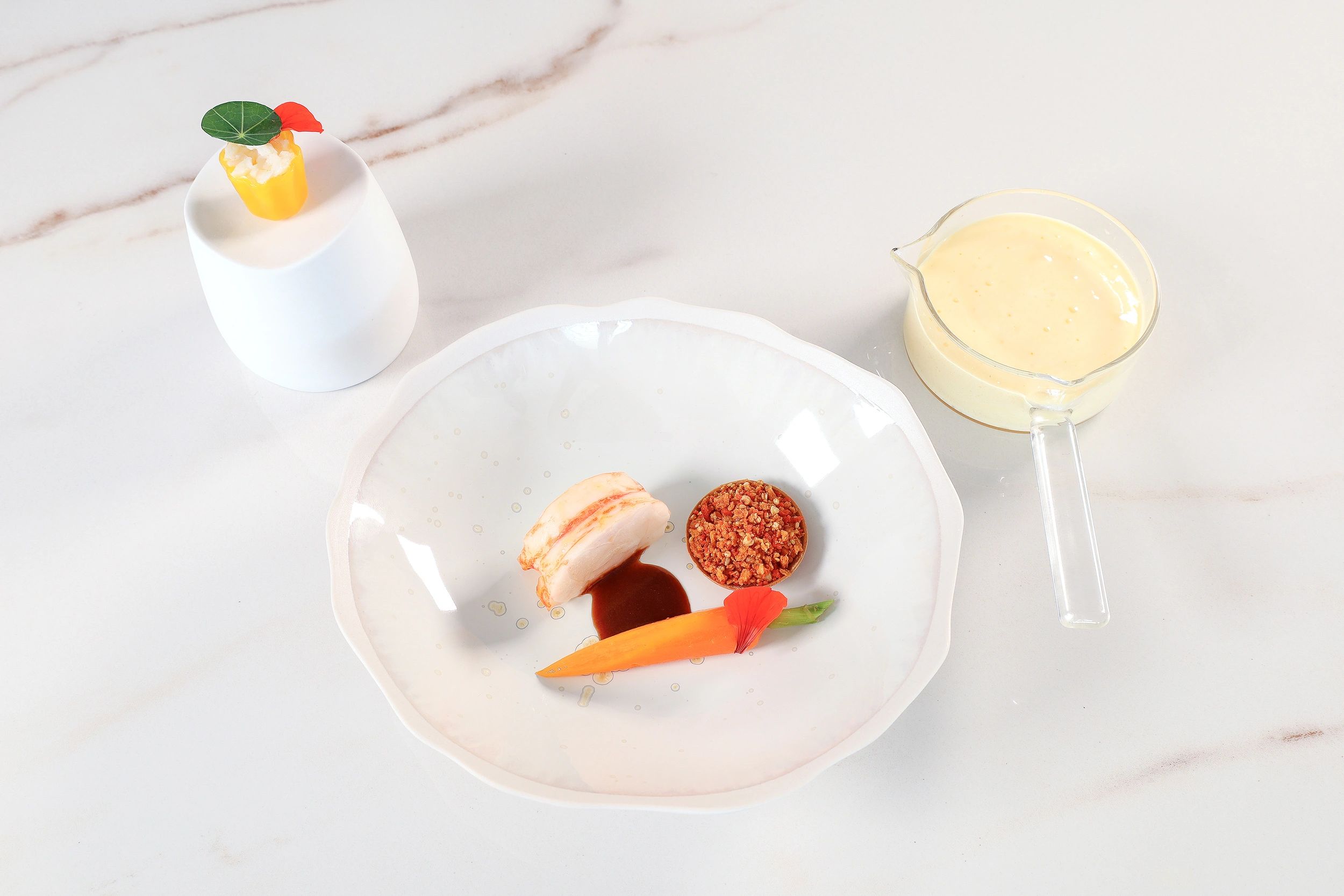 Repas gastronomique dans le restaurant de l'hotel Marinca à Propriano