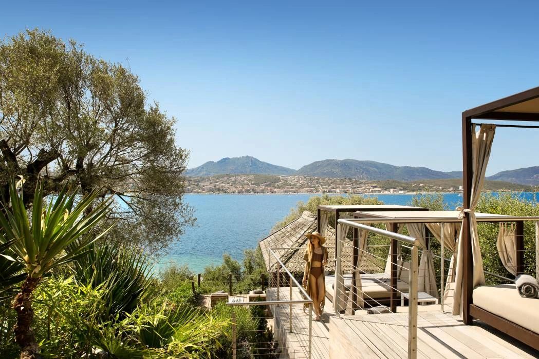 Bains de soleils pour des moments de pure farniente en bord de mer à Propriano